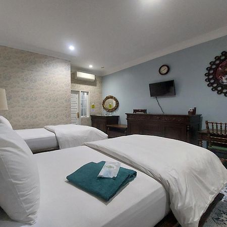 Nonie'S Huis Hotel Medan Exterior photo