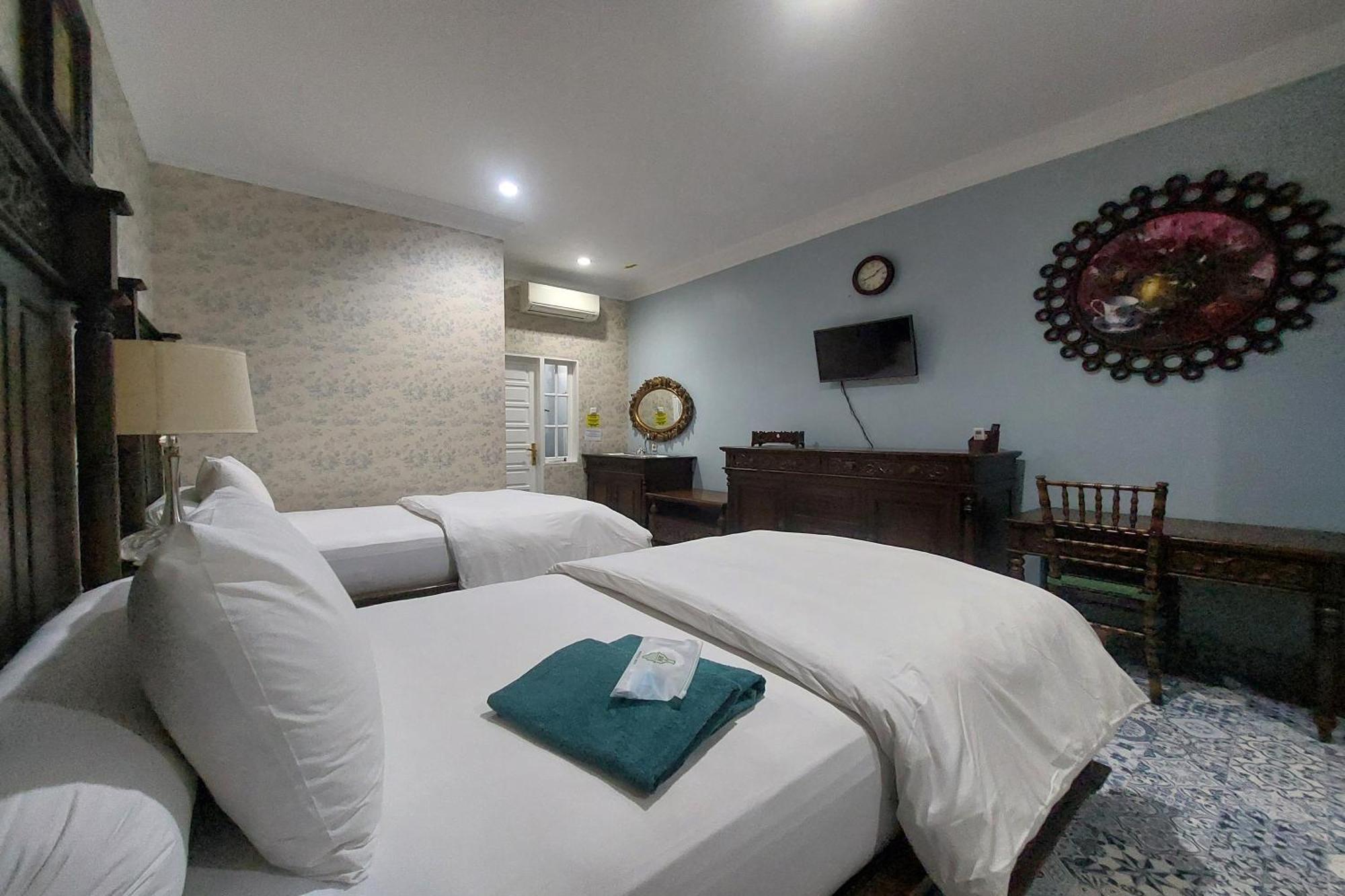 Nonie'S Huis Hotel Medan Exterior photo
