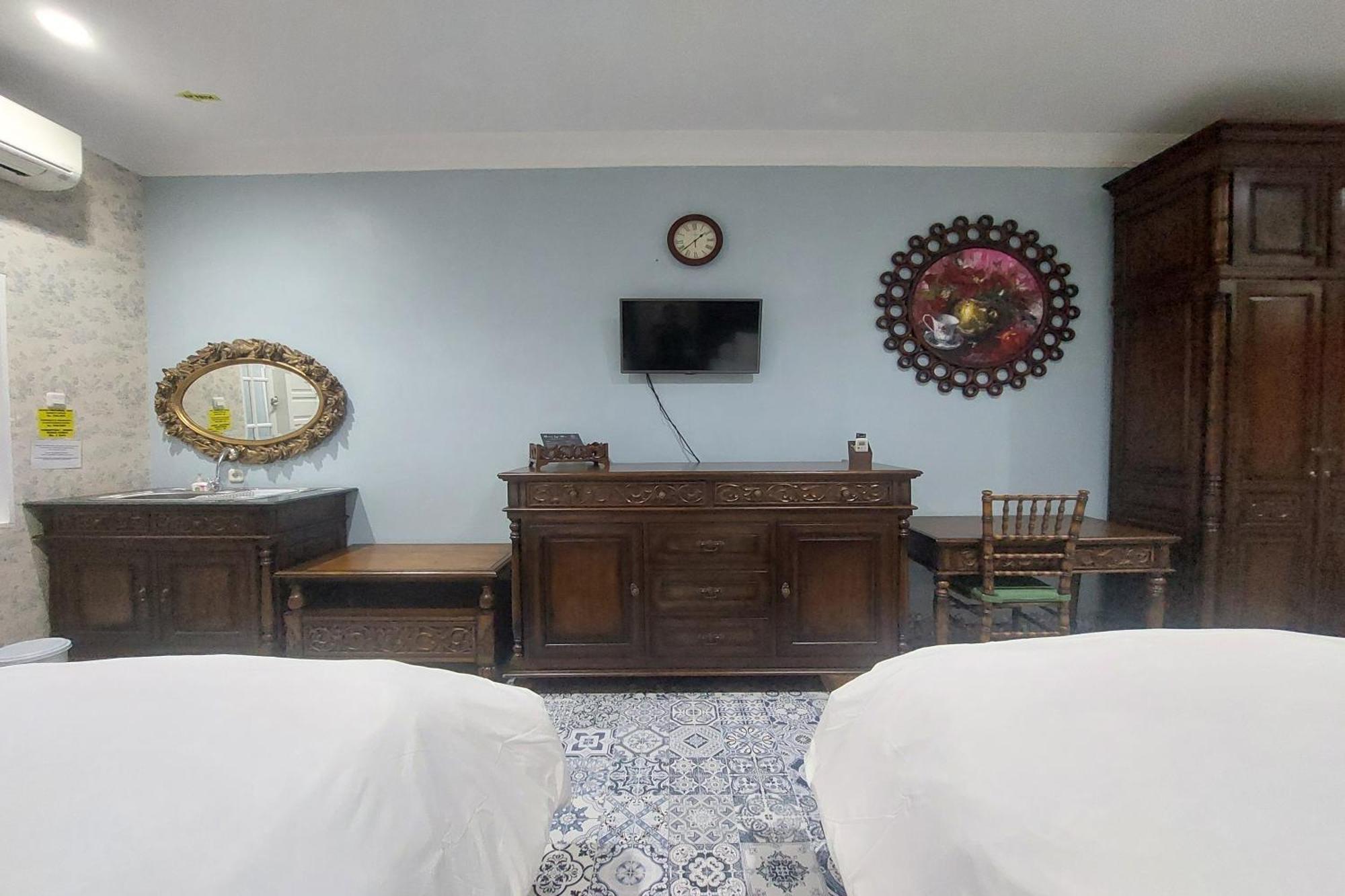 Nonie'S Huis Hotel Medan Exterior photo