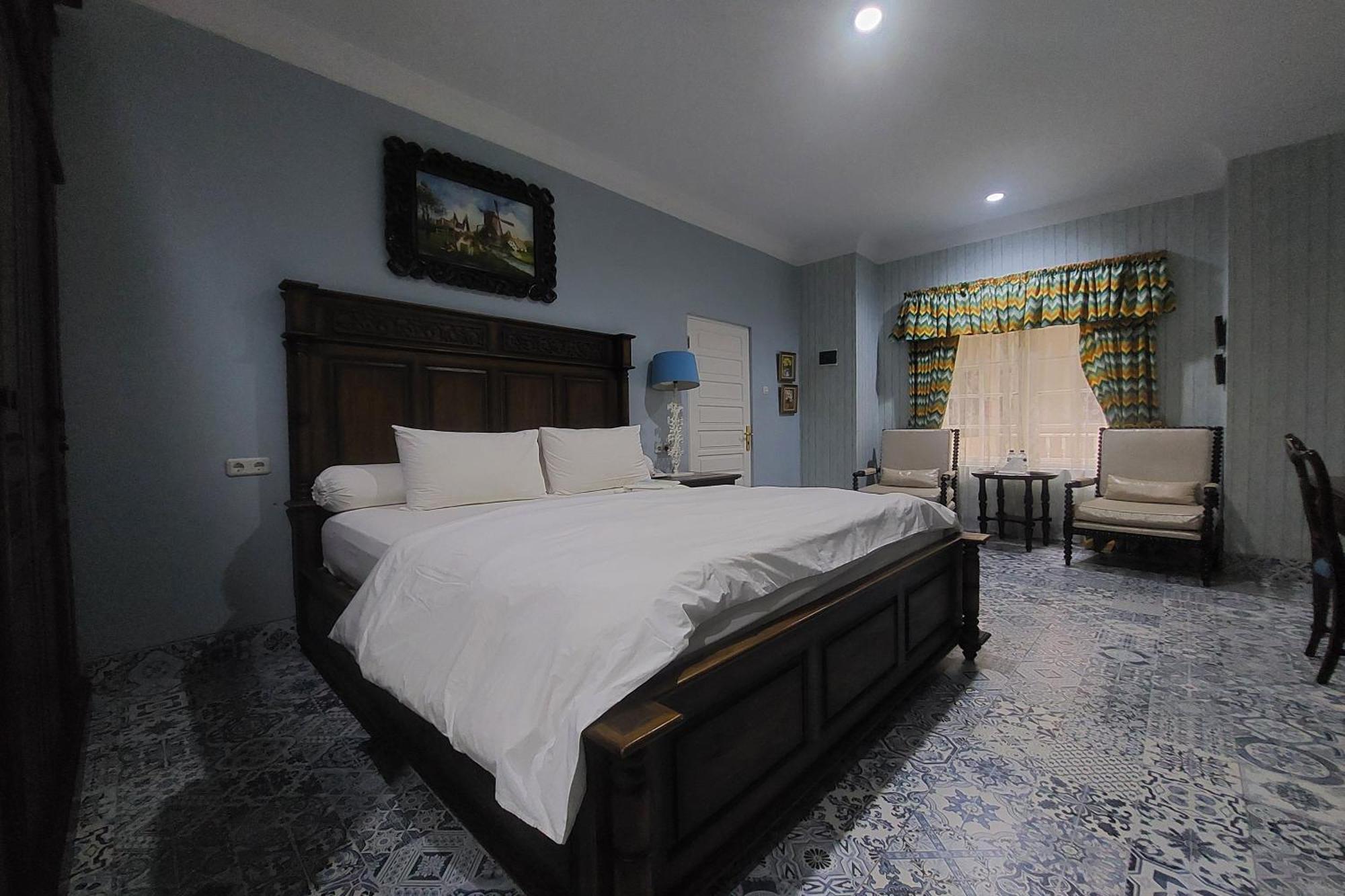 Nonie'S Huis Hotel Medan Exterior photo